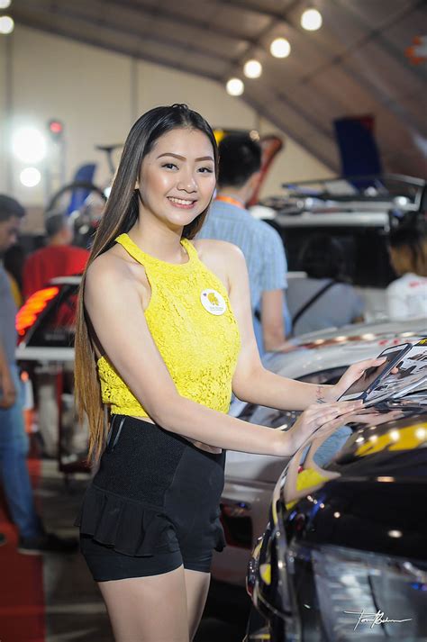 NAG PAKAIN SI RBREEZY MODEL ROBILYN GUINTO .